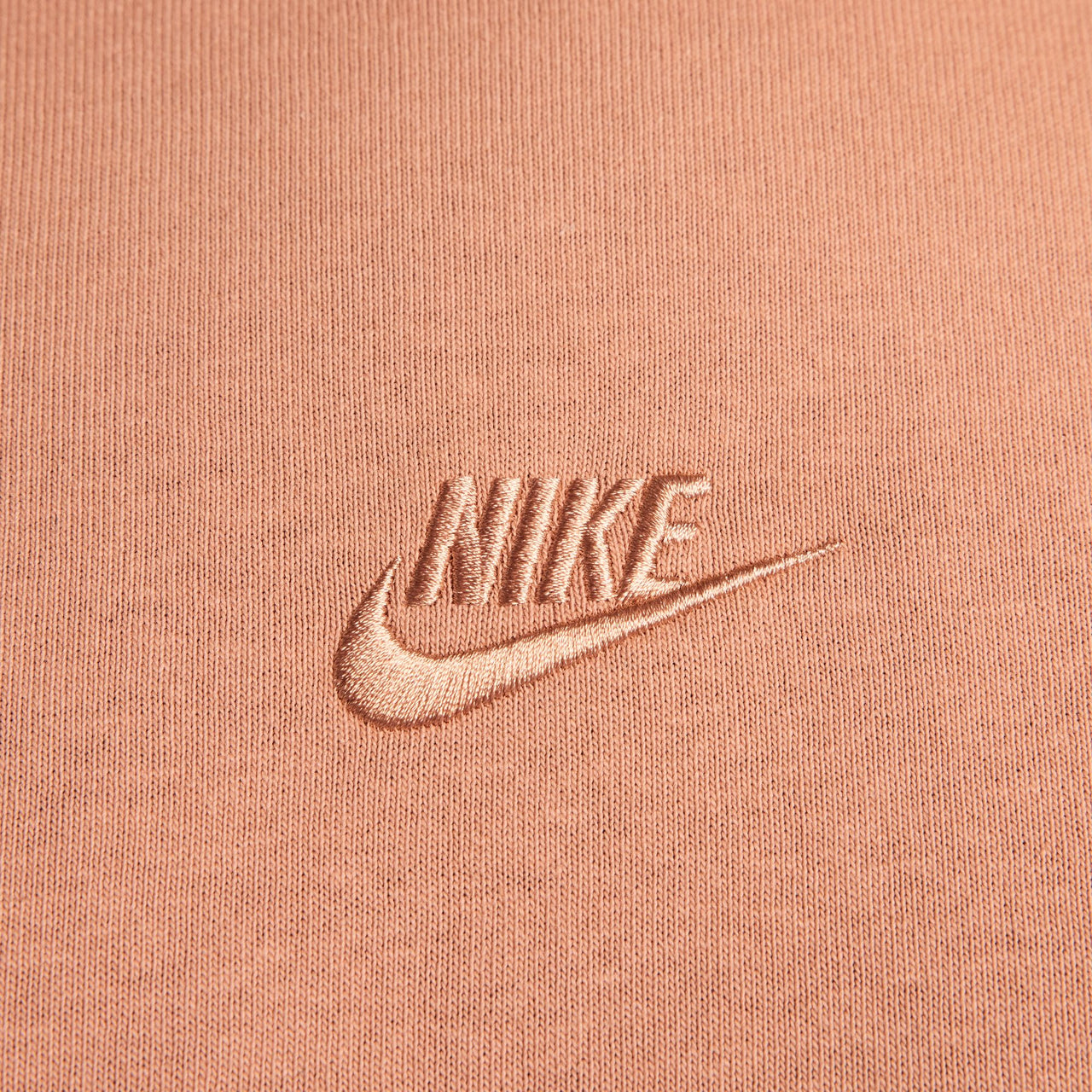 NIKE - SPORTSWEAR PREMIUM ESSENTIAL T-SHIRT - AMBER BROWN