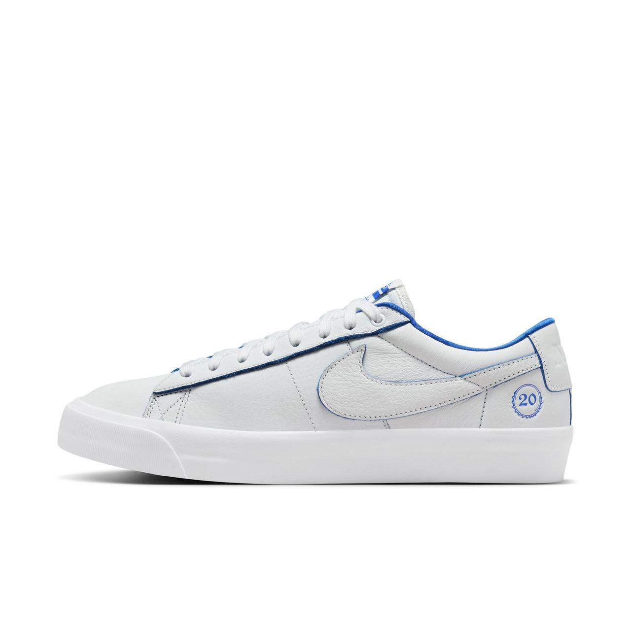 NIKE SB - ZOOM BLAZER LOW PRO GT PREMIUM - SUMMIT WHITE / GAME ROYAL-SUMMIT WHITE