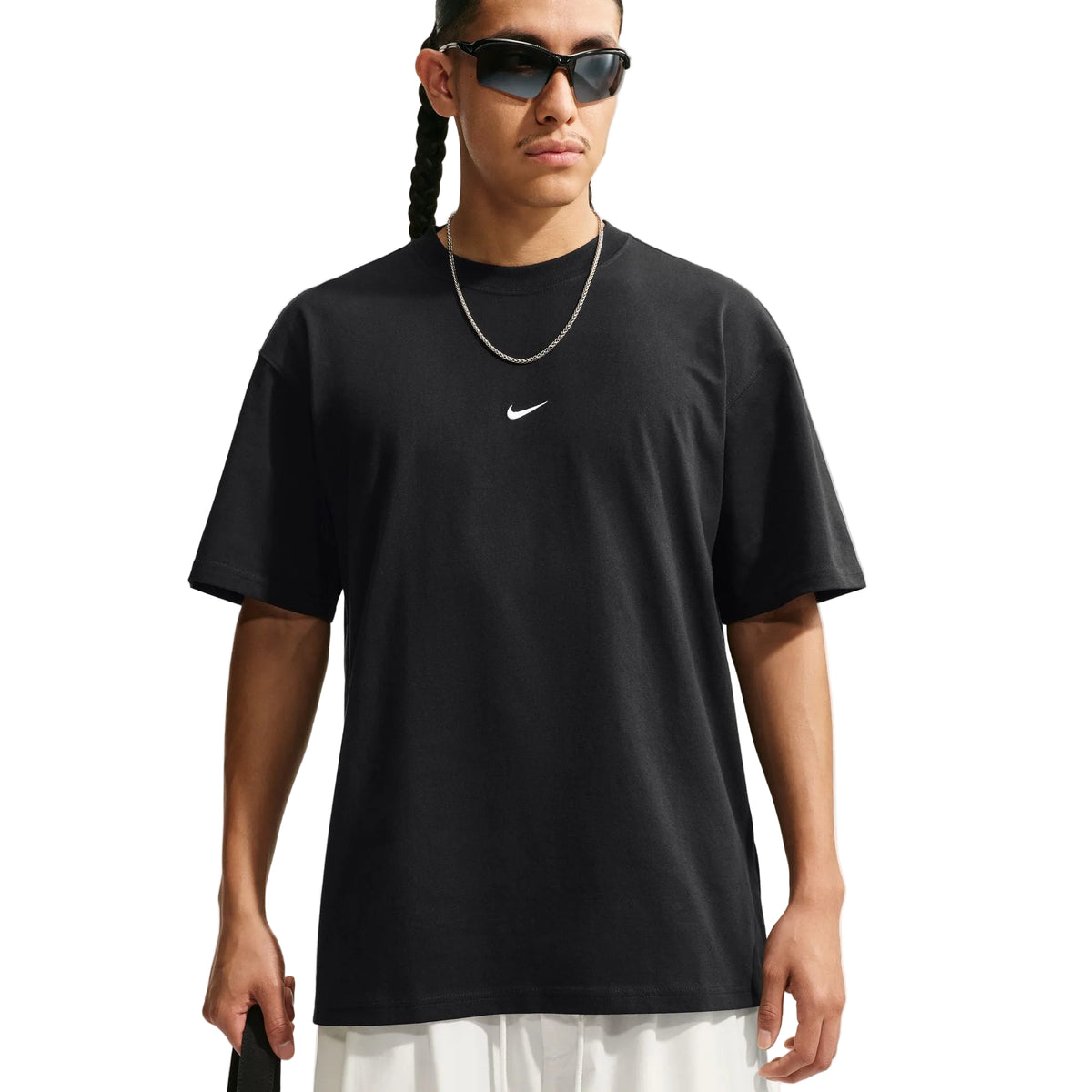 NIKE - SPORTSWEAR LOOSE T-SHIRT - BLACK / WHITE