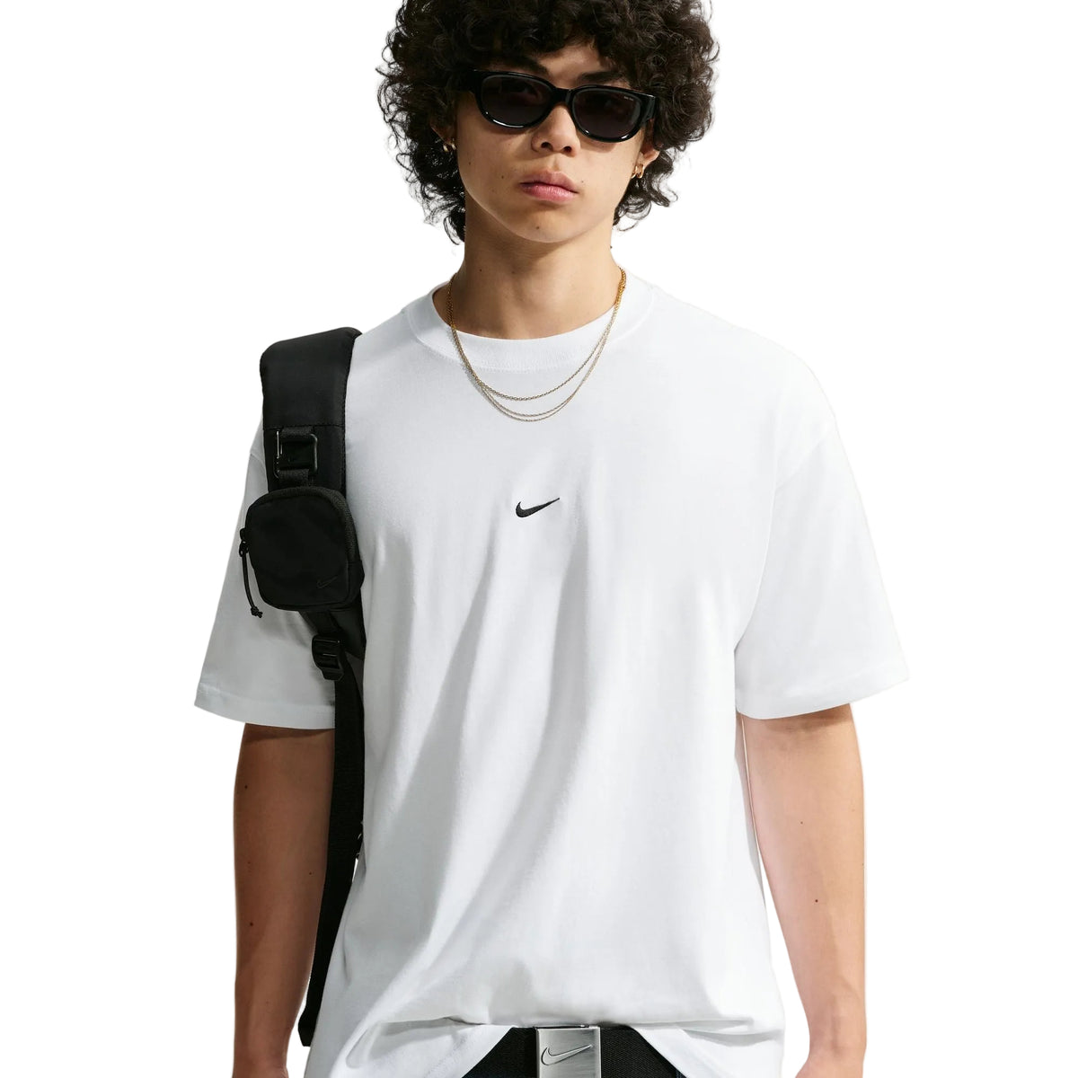 NIKE - SPORTSWEAR LOOSE T-SHIRT - WHITE / BLACK