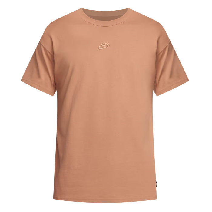 NIKE - SPORTSWEAR PREMIUM ESSENTIAL T-SHIRT - AMBER BROWN