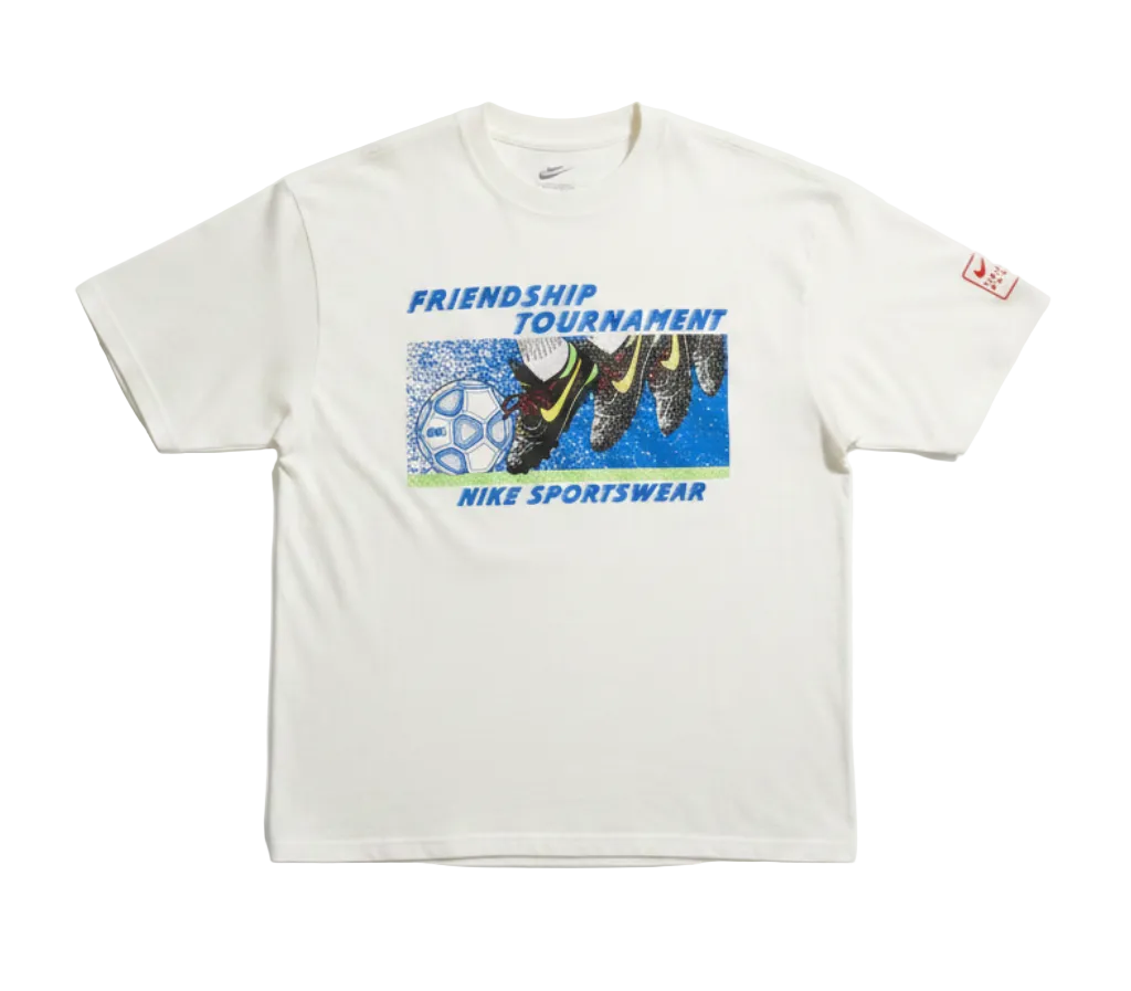 NIKE - SPORTSWEAR CELEBRATE FOOTBALL T-SHIRT - SAIL